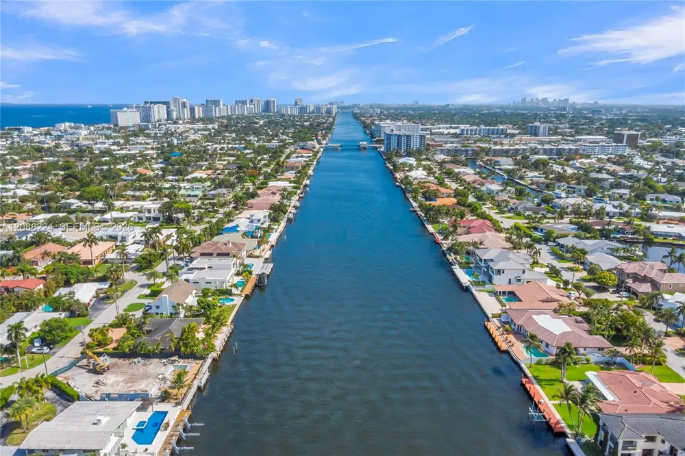 4615 W Tradewinds Ave Lauderdale By The Sea, FL 33308