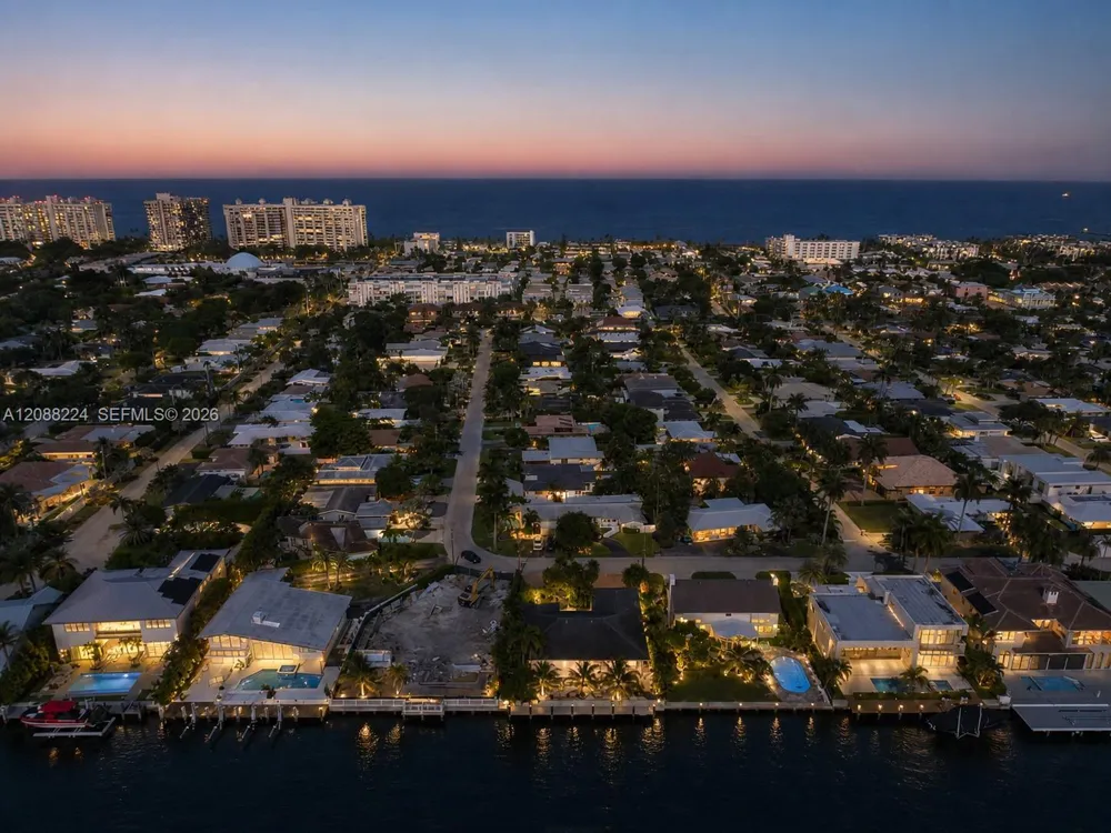 4615 W Tradewinds Ave Lauderdale By The Sea, FL 33308