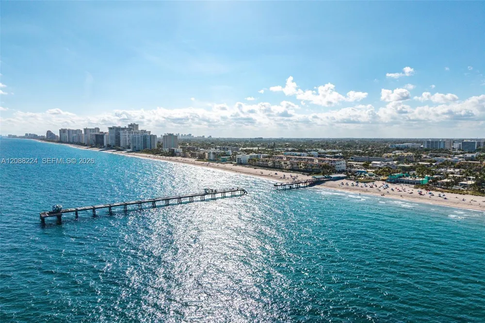 4615 W Tradewinds Ave Lauderdale By The Sea, FL 33308