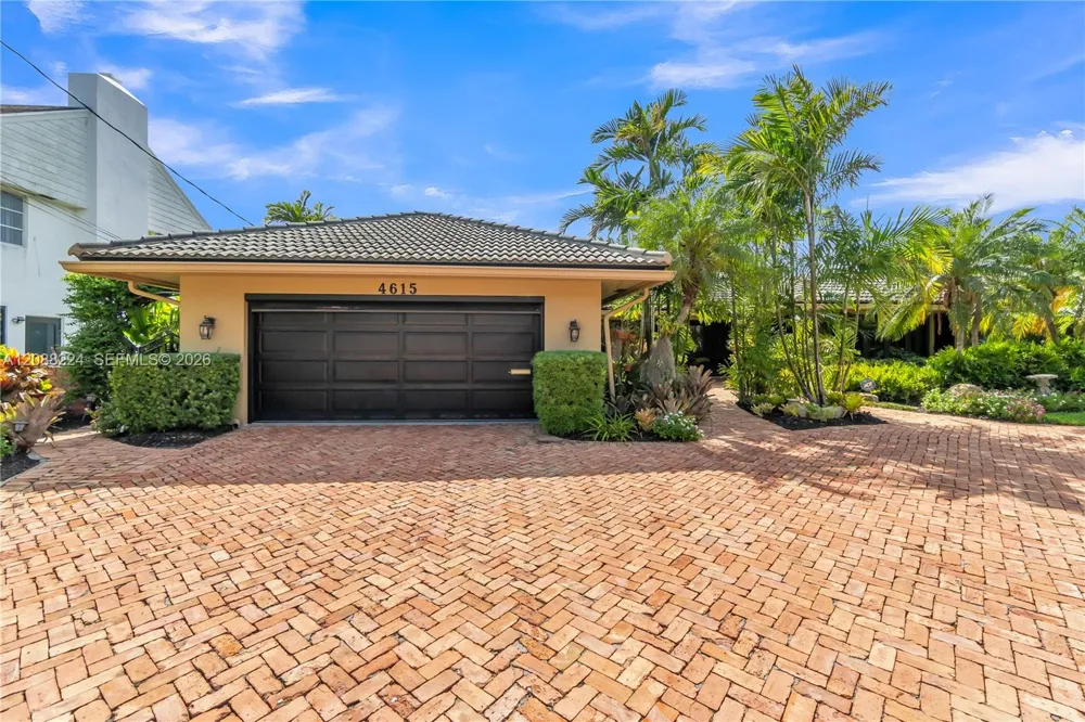 4615 W Tradewinds Ave Lauderdale By The Sea, FL 33308