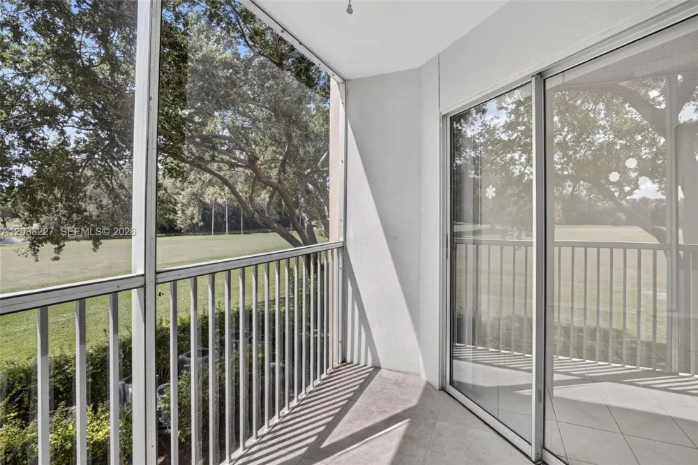 1200 SW 125th Ave #212L Pembroke Pines, FL 33027