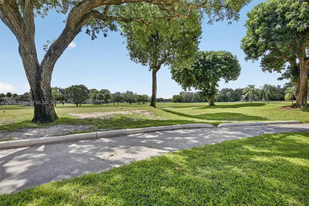 1200 SW 125th Ave #212L Pembroke Pines, FL 33027