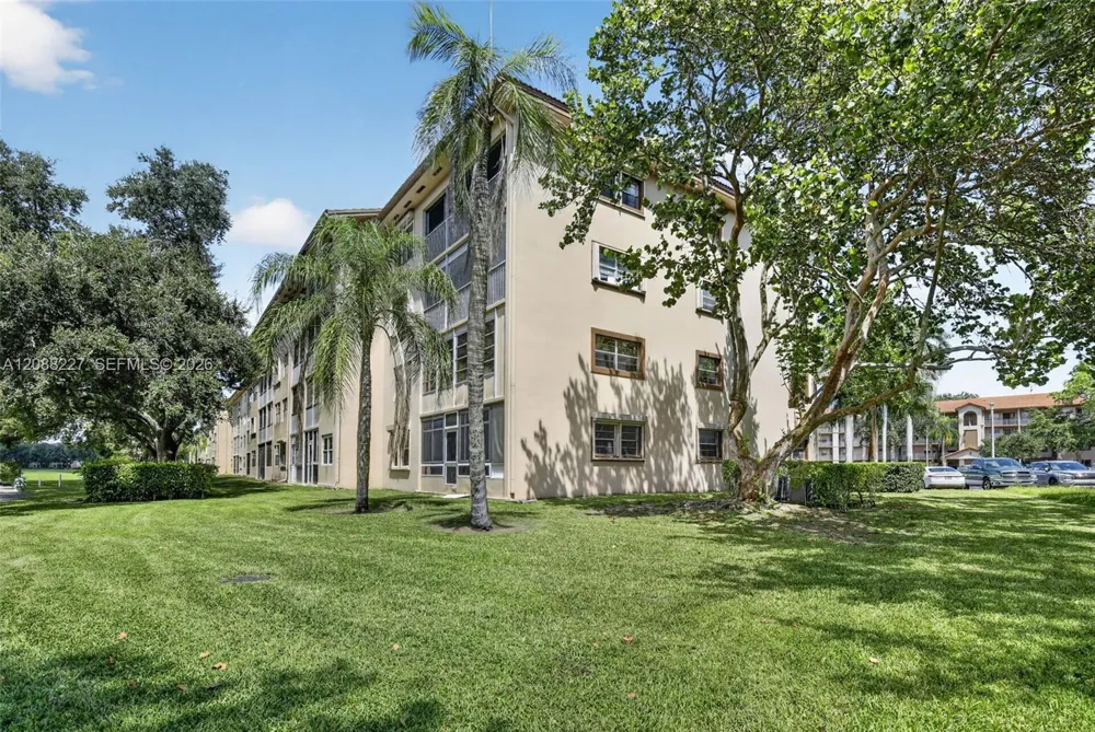 1200 SW 125th Ave #212L Pembroke Pines, FL 33027