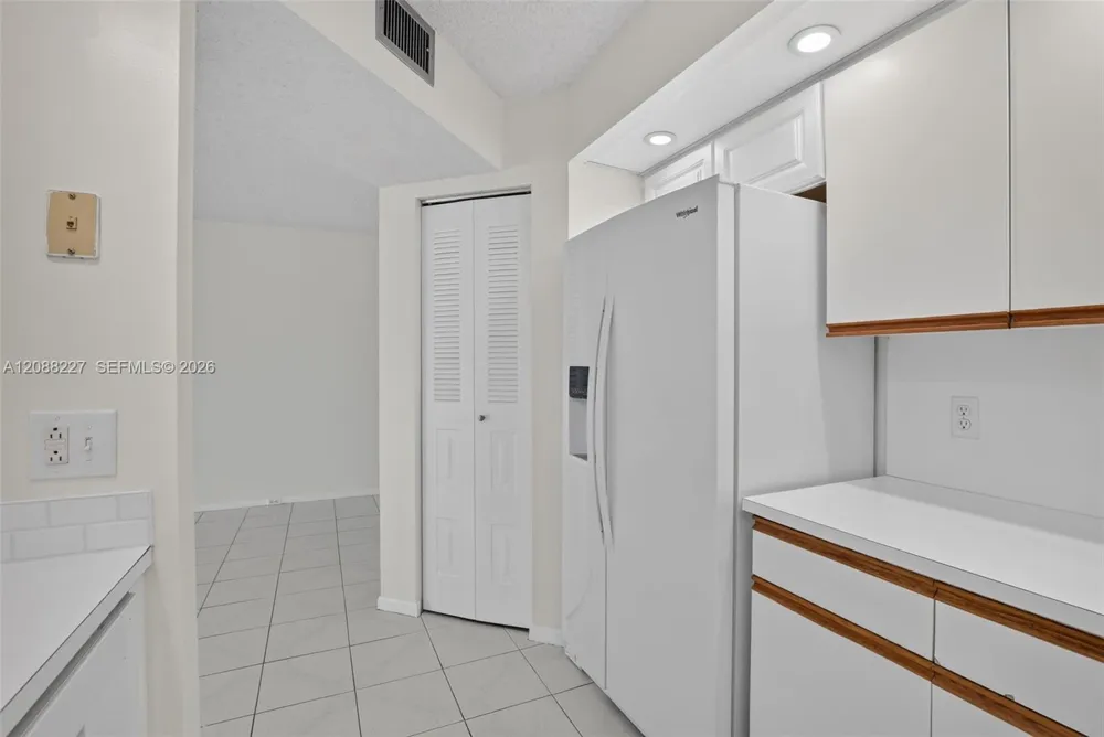 1200 SW 125th Ave #212L Pembroke Pines, FL 33027