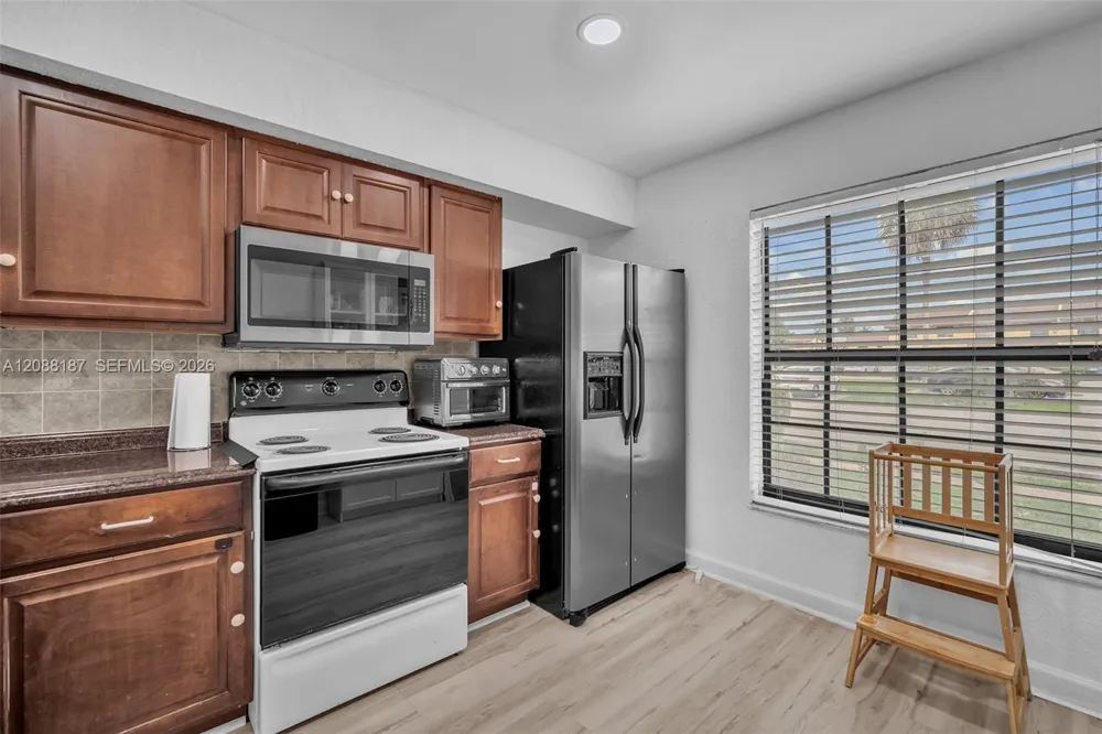 2771 NW 47th Ln #2905 Lauderdale Lakes, FL 33313
