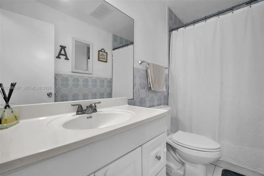 2771 NW 47th Ln #2905 Lauderdale Lakes, FL 33313