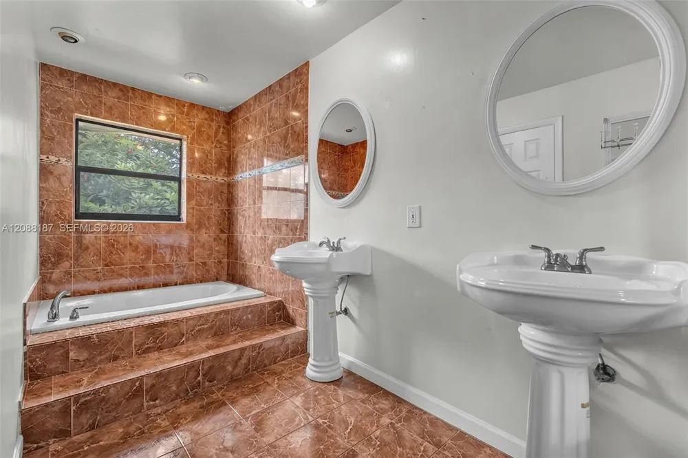 2771 NW 47th Ln #2905 Lauderdale Lakes, FL 33313