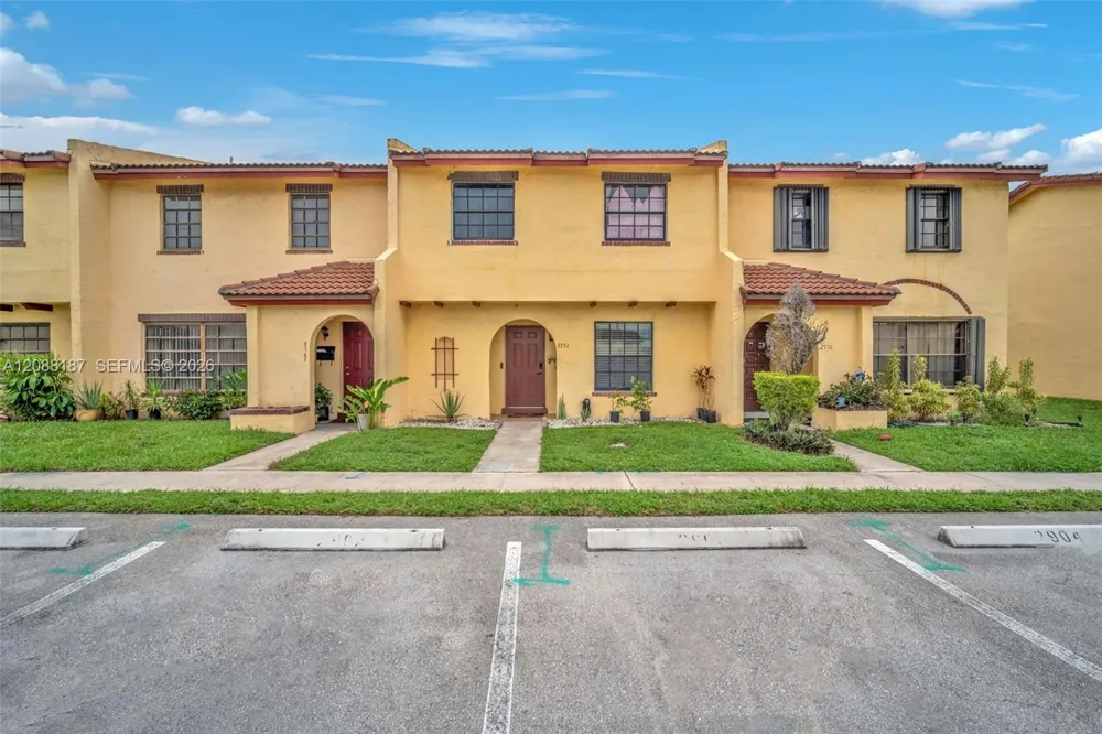 2771 NW 47th Ln #2905 Lauderdale Lakes, FL 33313
