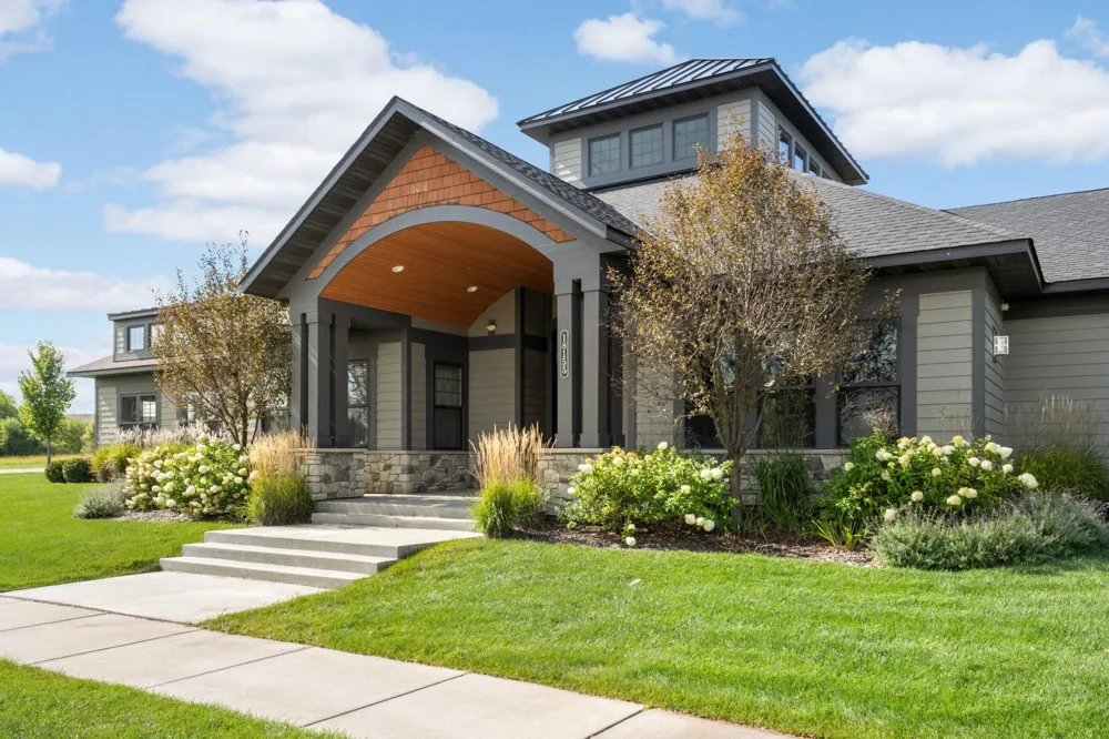 8084 182nd Street W Lakeville, MN 55044
