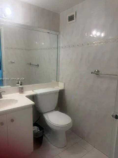 5601 Collins Ave #415 Miami Beach, FL 33140