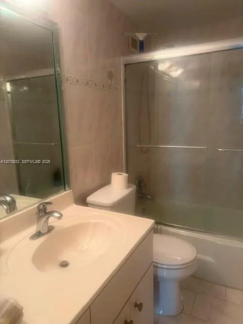5601 Collins Ave #415 Miami Beach, FL 33140