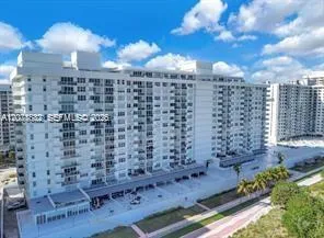 5601 Collins Ave #415 Miami Beach, FL 33140
