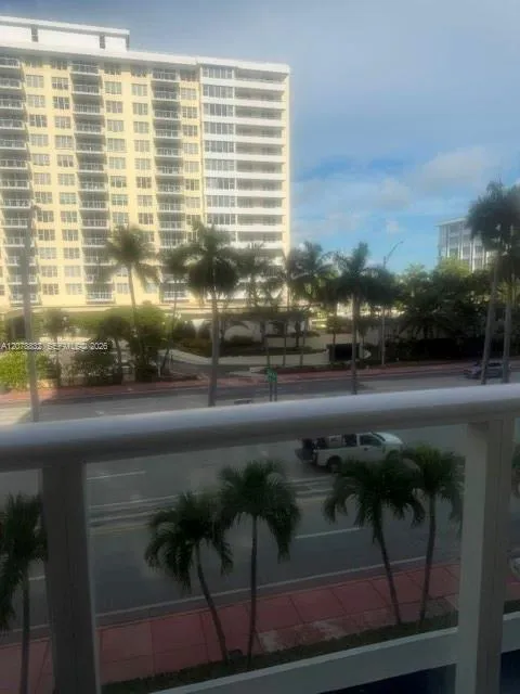 5601 Collins Ave #415 Miami Beach, FL 33140