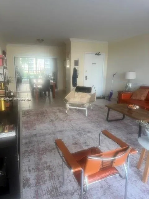5601 Collins Ave #415 Miami Beach, FL 33140
