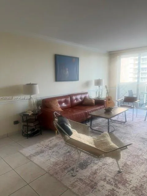 5601 Collins Ave #415 Miami Beach, FL 33140