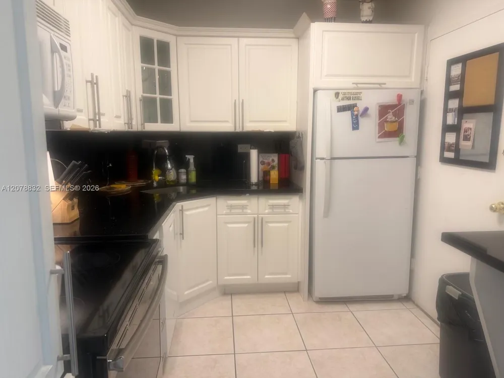 5601 Collins Ave #415 Miami Beach, FL 33140