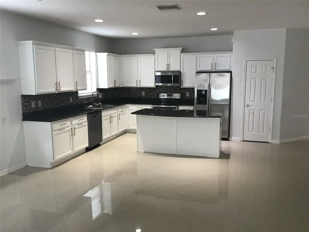 2211 LANDSIDE DRIVE Valrico, FL 33594