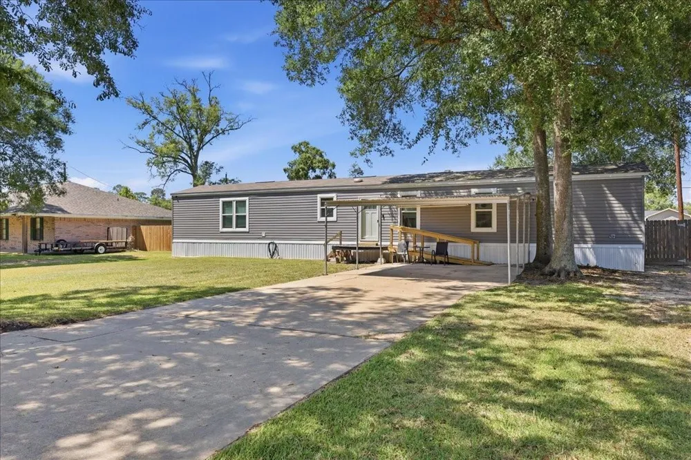 8739 Ash Street Lumberton, TX 77657