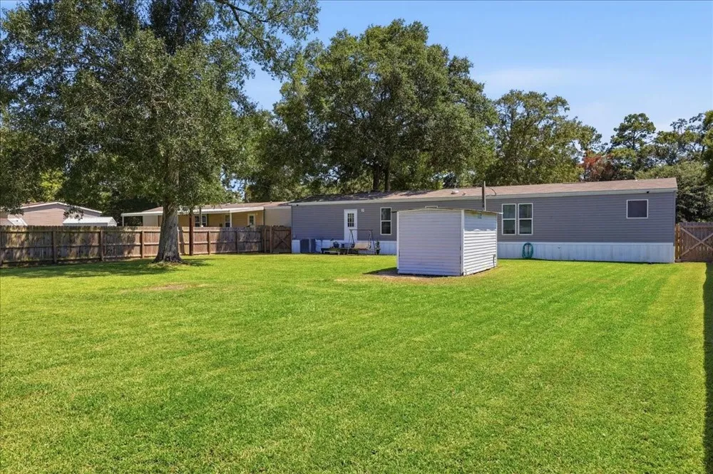 8739 Ash Street Lumberton, TX 77657