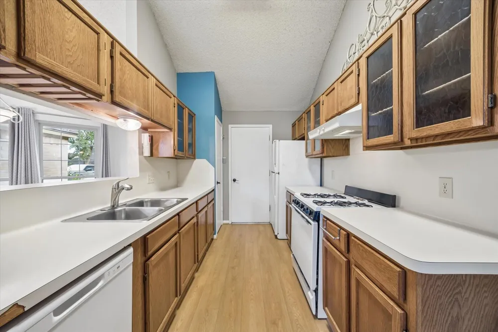 2202 Westwood Drive Stafford, TX 77477