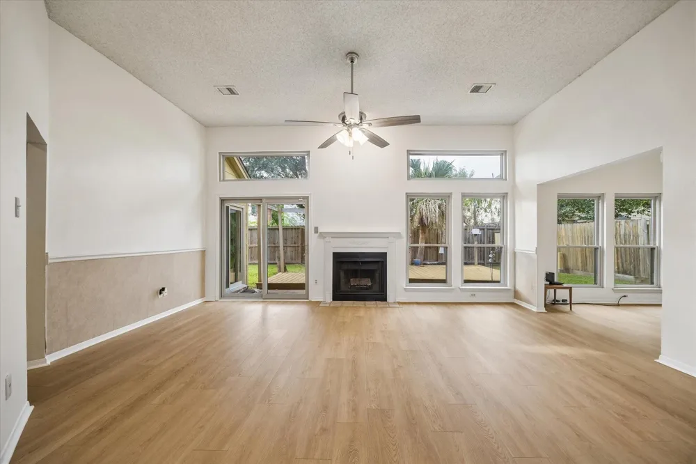 2202 Westwood Drive Stafford, TX 77477