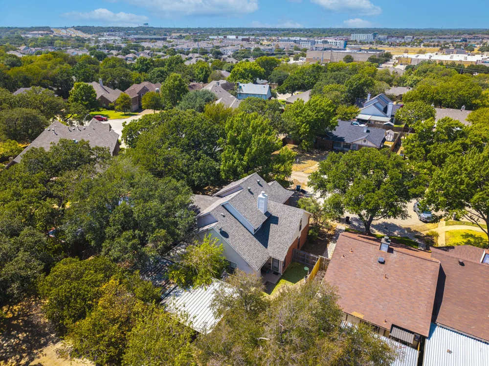 2702 Stratford Court Euless, TX 76039