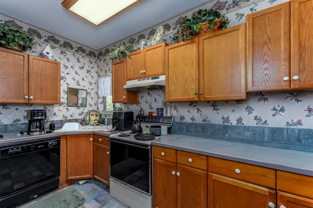 2702 Stratford Court Euless, TX 76039