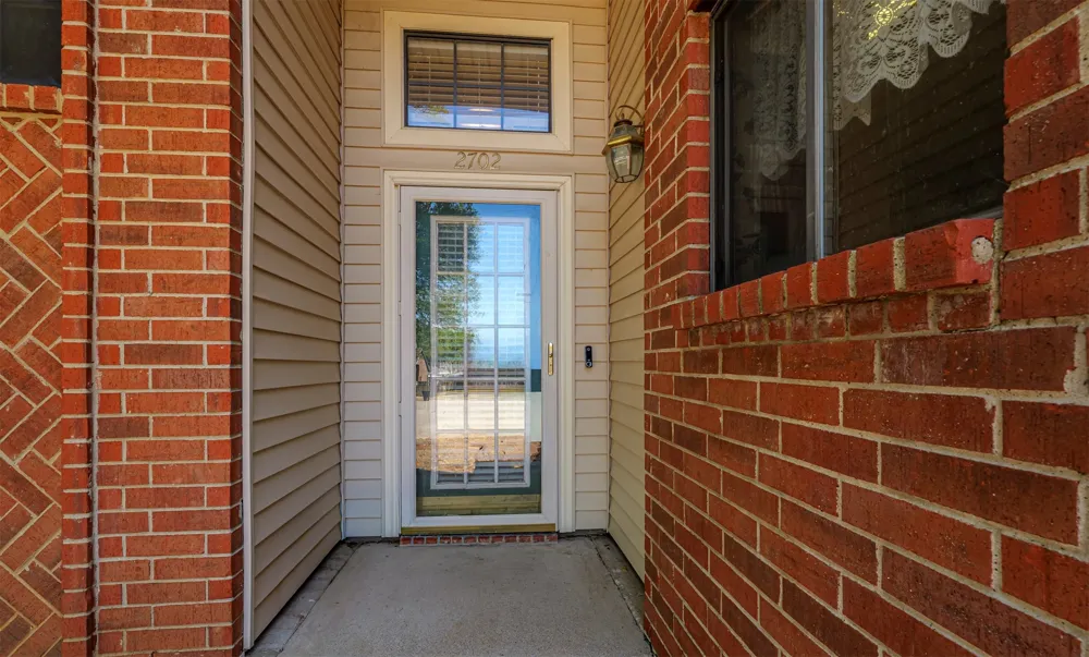 2702 Stratford Court Euless, TX 76039