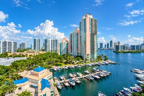 3340 NE 190 ST #1204
