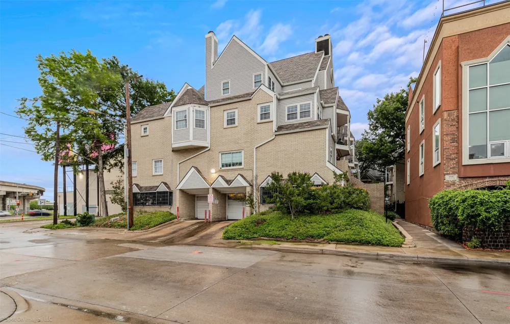 1010 Allen Street Dallas, TX 75204