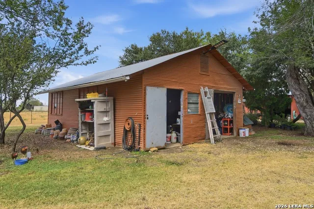 3033 St Hwy 132 N Natalia, TX 78059