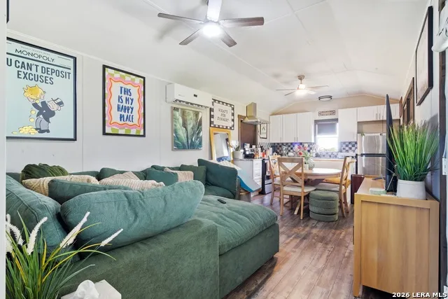 3033 St Hwy 132 N Natalia, TX 78059