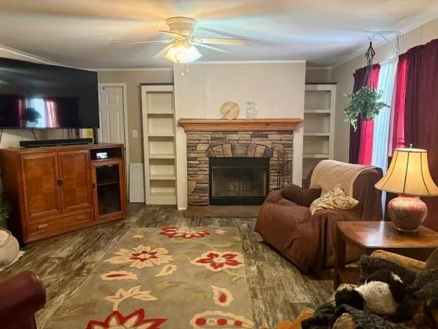 100 Jenette Road Shepherd, TX 77371