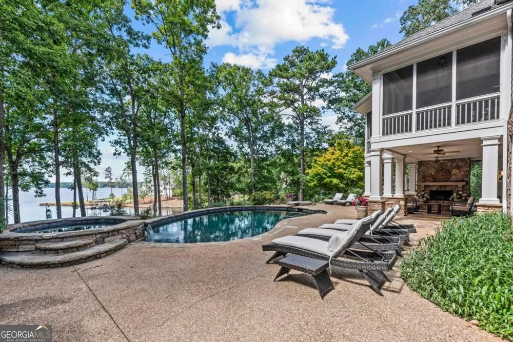 1041 Ruths WAY Greensboro, GA 30642
