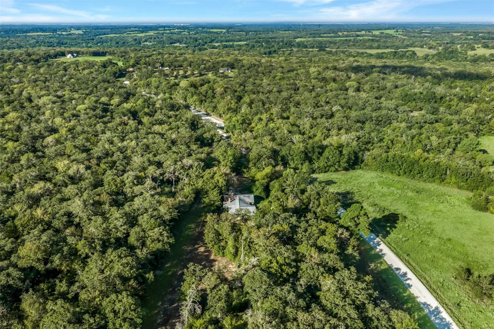5209 Bucksnort Road Franklin, TX 77856