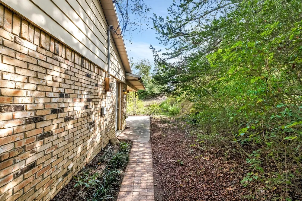 5209 Bucksnort Road Franklin, TX 77856