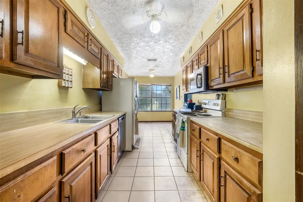 5209 Bucksnort Road Franklin, TX 77856