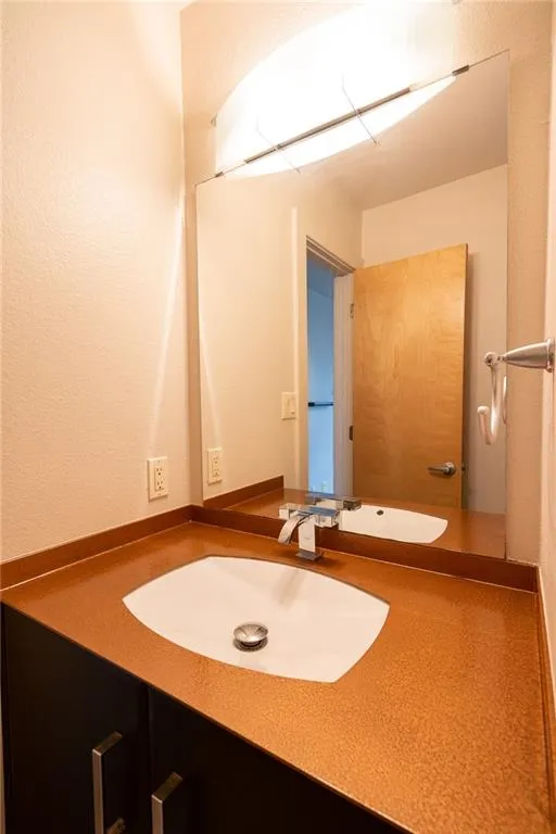 1101 Grove Boulevard #106 Austin, TX 78741