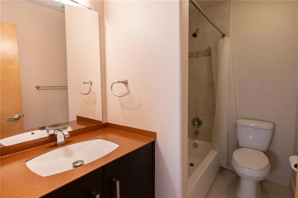 1101 Grove Boulevard #106 Austin, TX 78741
