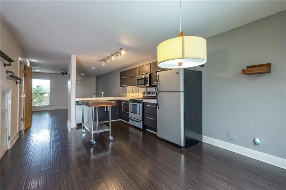 1101 Grove Boulevard #106 Austin, TX 78741