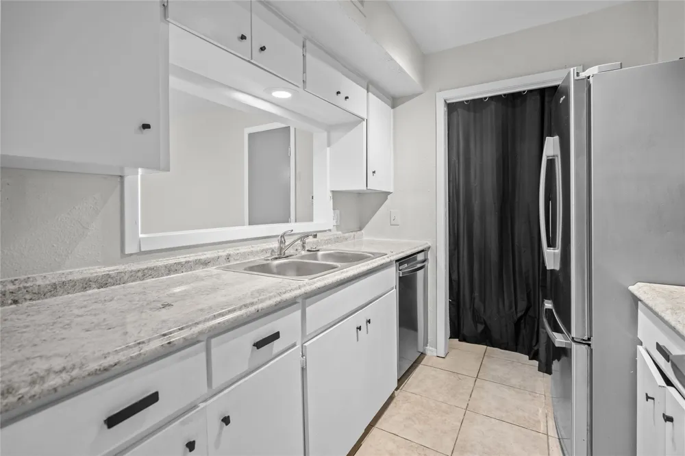 6718 Silvermine Drive #302 Austin, TX 78736