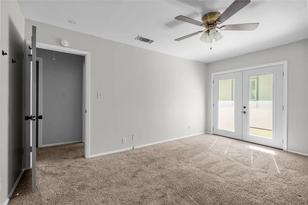 6718 Silvermine Drive #302 Austin, TX 78736
