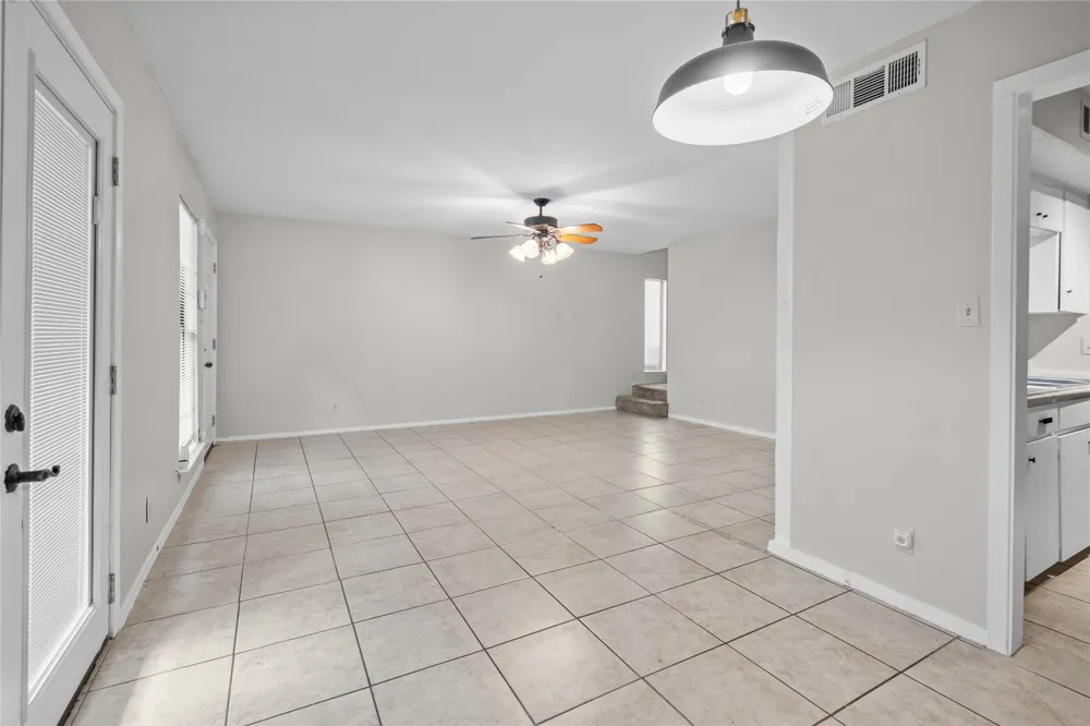 6718 Silvermine Drive #302 Austin, TX 78736