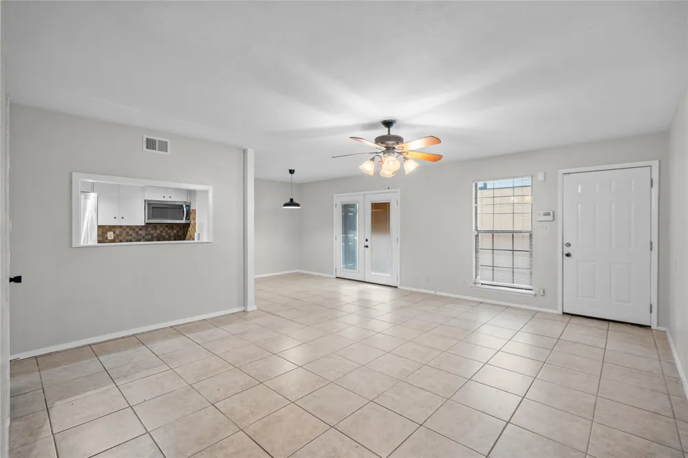6718 Silvermine Drive #302 Austin, TX 78736