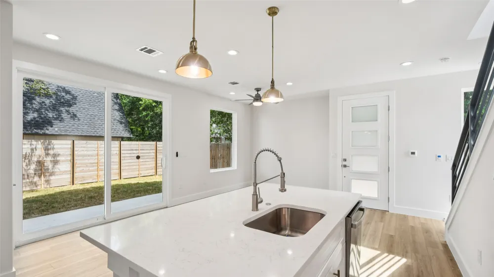 9104 Georgian Drive Austin, TX 78753
