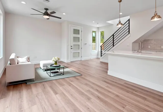 9104 Georgian Drive Austin, TX 78753