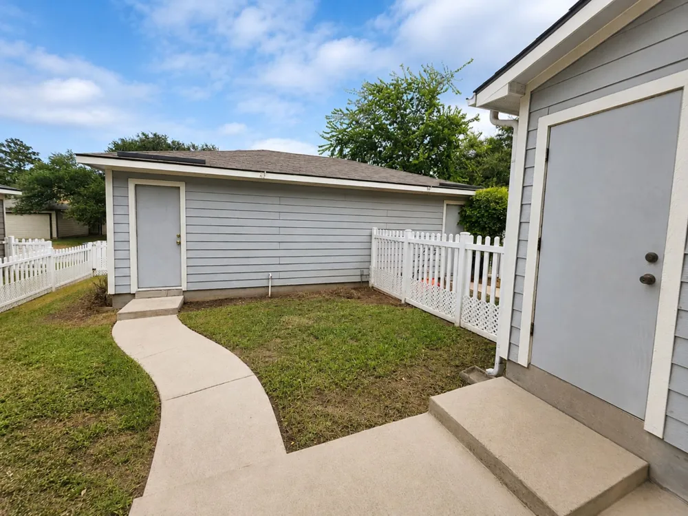 5679 Fergus Road #B Kyle, TX 78640