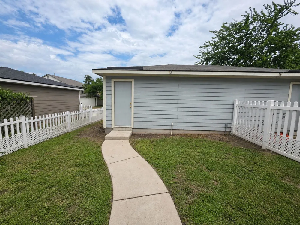 5679 Fergus Road #B Kyle, TX 78640