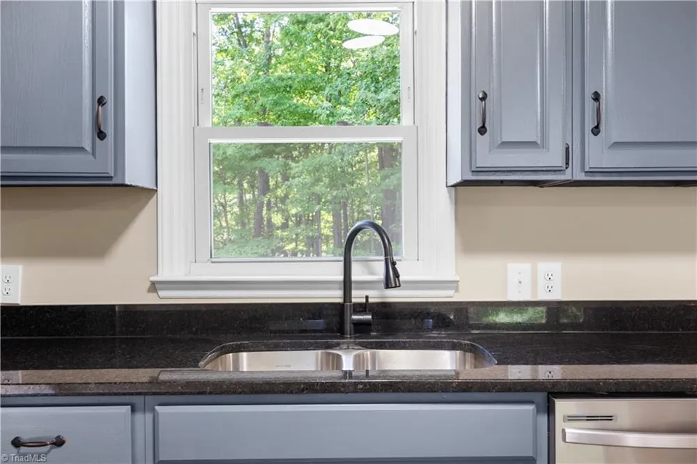 822 Birch Lane Kernersville, NC 27284