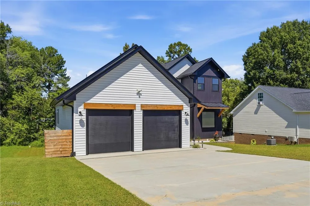504 Old Farm Road Graham, NC 27253